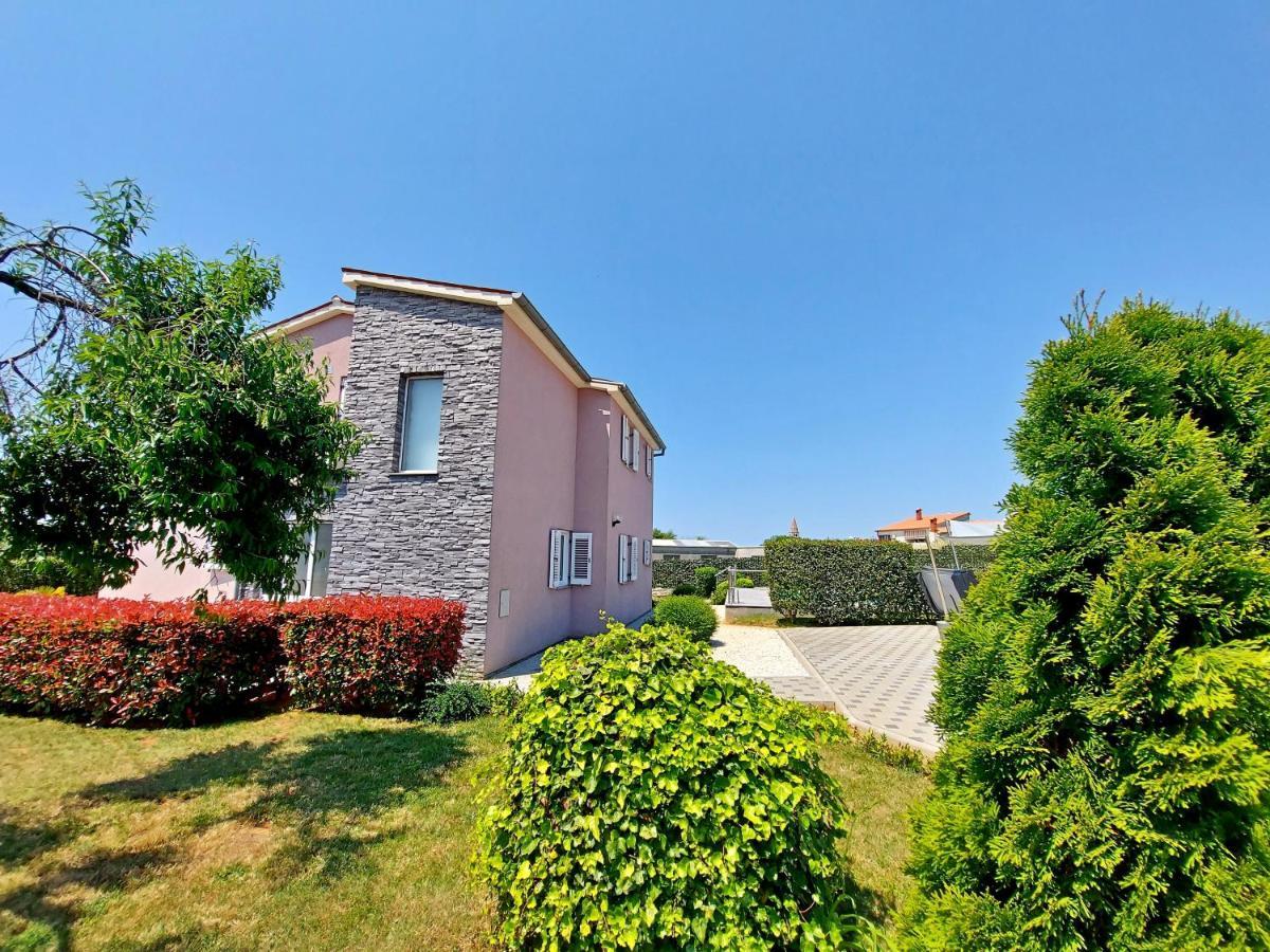 Villa Mattea Galižana 외부 사진