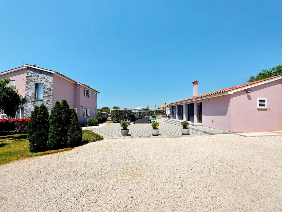 Villa Mattea Galižana 외부 사진